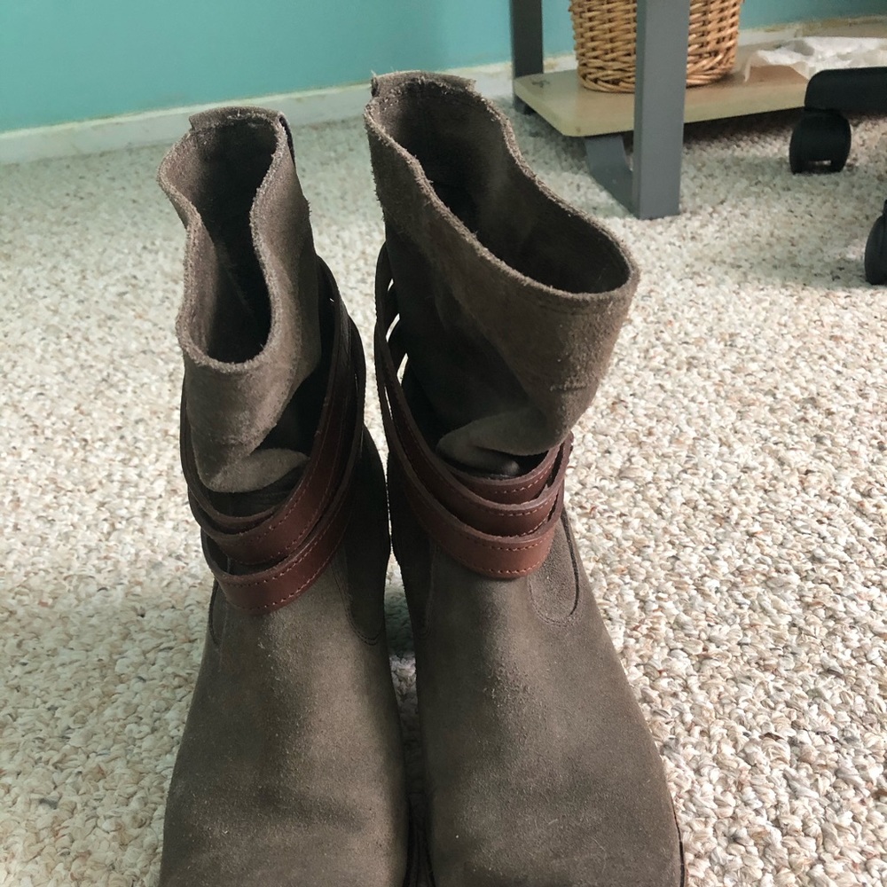 Frye Boots - Picture 2 of 3